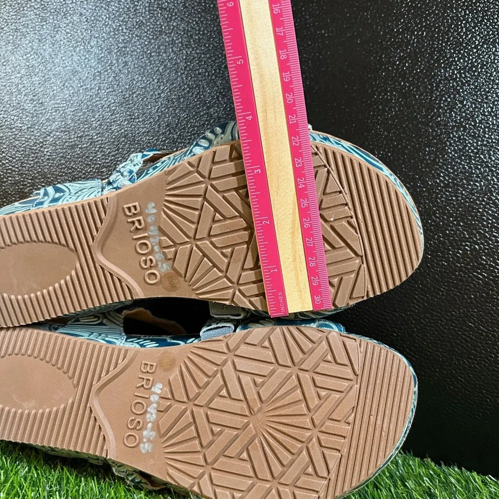 Brioso Tooled Leather Sandals Womens 8.5 Blue Floral Braided Strap Wedge